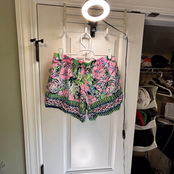 Pre-worn MINT Lilly Pulitzer Women's Size Small Floral Pattern Beach Shorts - Picture 10 of 11